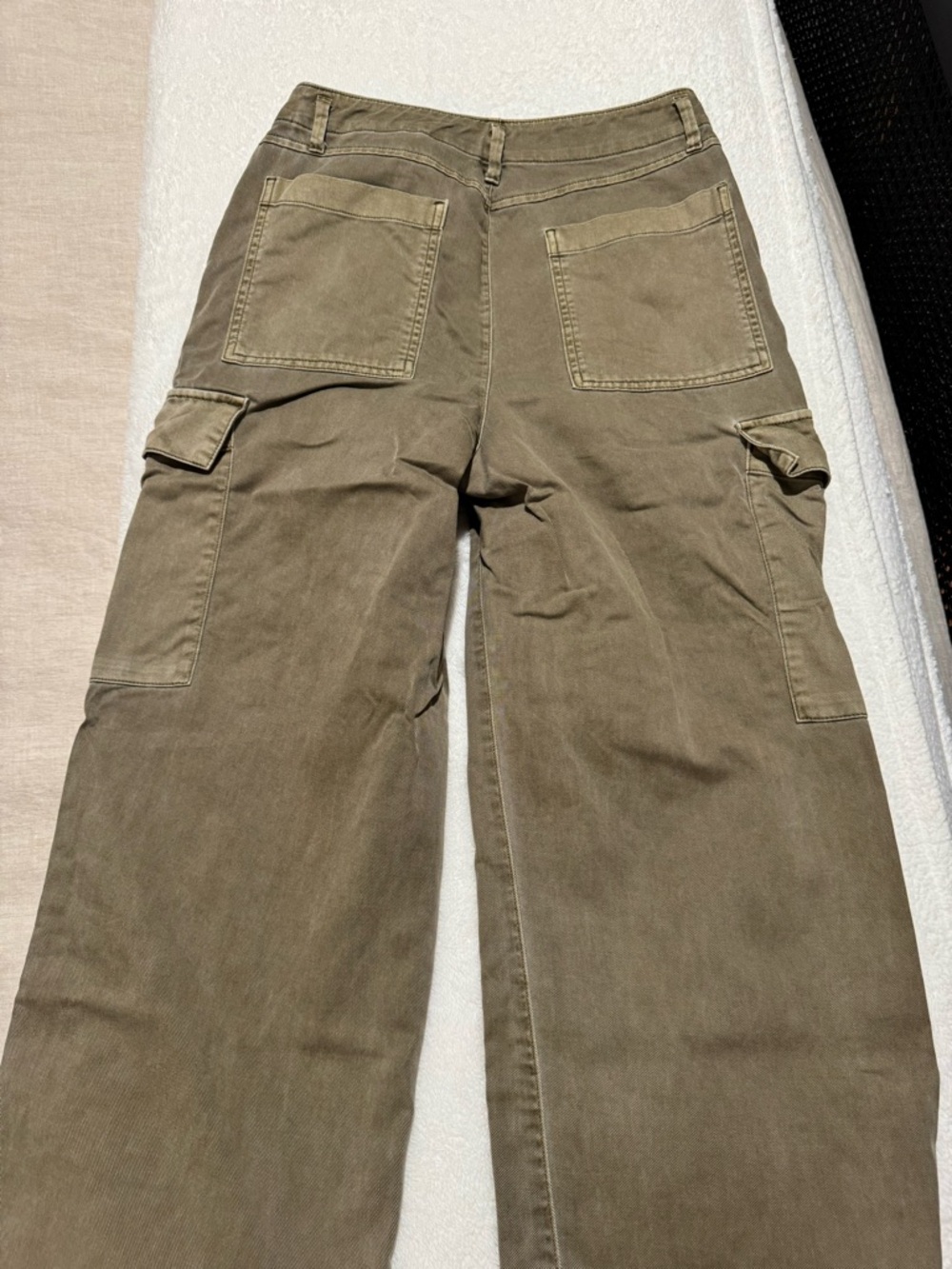 Gap Loose Khaki Cargo jeans - Picture 5 of 5